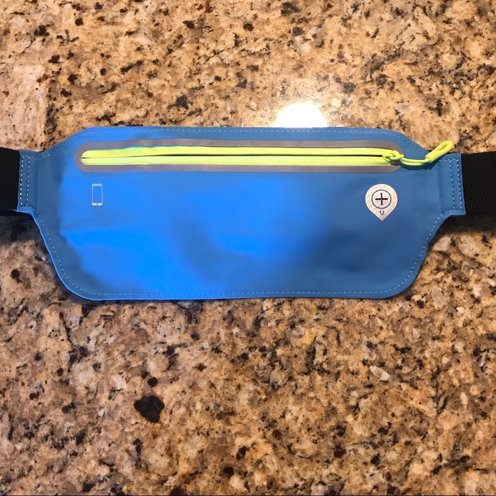 NWOT fannypack